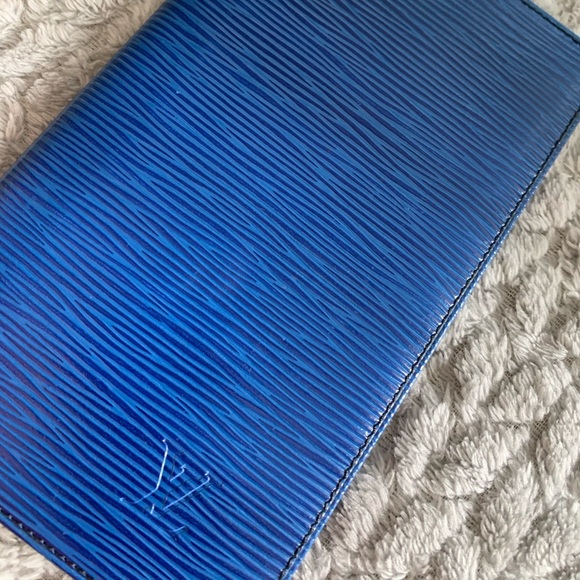 Louis Vuitton Epi Wallet - Picture 16 of 16